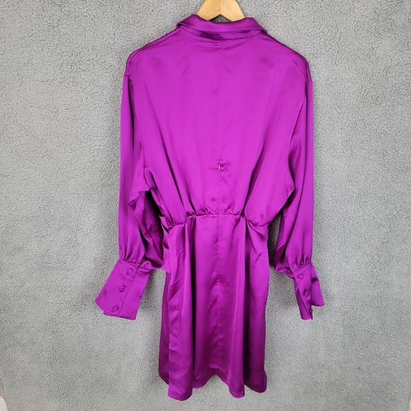Ellae Lisque Purple Satin Long Sleeve Side Slits Bow Front Dress Women's size L. - Picture 4 of 13